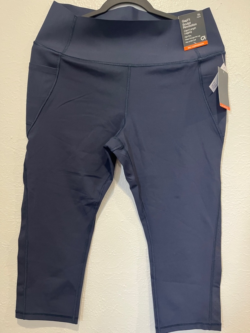 GAP Sculpt Revolution Capri-Length Legging Navy